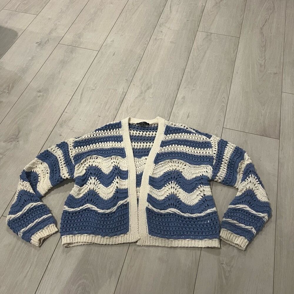 Lulus women’s sweater cardigan size M